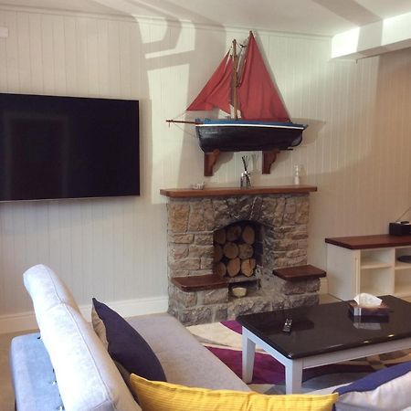 Roundstone Retreats Quayside Luxury Apt Exterior photo