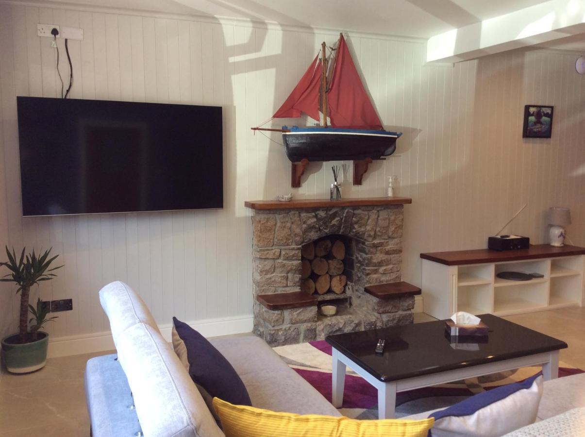 Roundstone Retreats Quayside Luxury Apt Exterior photo